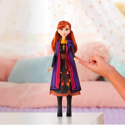 Anna: Autumn Swirling Adventure Fashion Doll - Disney Frozen 2 | Hasbro