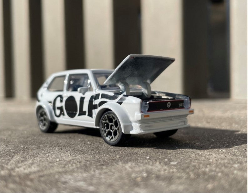 Volkswagen Golf MK 1: The Original Deluxe - 1:64 | Majorette