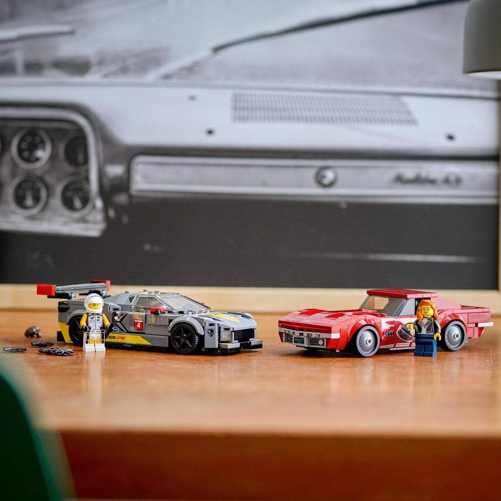 LEGO Speed Champions #76903 - Chevrolet Corvette C8.R Race Car and 1968 Chevrolet Corvette