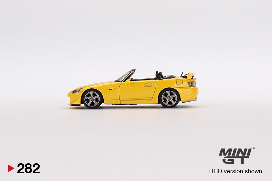 Honda S2000 Type S New Indy Yellow Pearl - Scale: 1:64 | Mini GT
