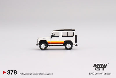 Land Rover Defender 90 Wagon White - 1:64 | Mini GT