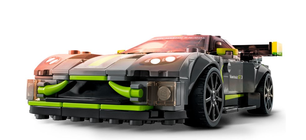 LEGO® Speed Champions #76910: Aston Martin Valkyrie AMR Pro and Aston Martin Vantage GT3