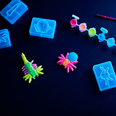 Crayola Critter Creator Glow Bugs Kit